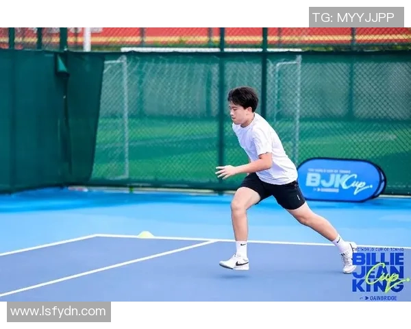 深圳网球队逆袭之路揭示奋斗精神与团结力量的完美结合